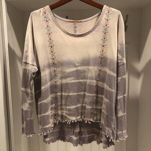Anama gray tie dye sweatshirt with an embroidered floral pattern!